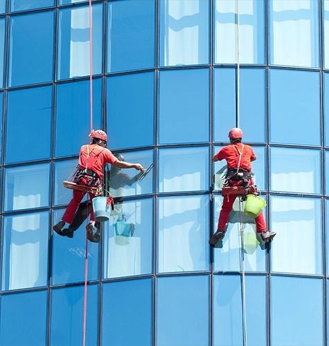 Мытье фасадов промальпинистами в Усолье-Сибирском